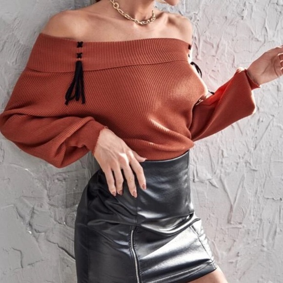 Off the shoulder, front knot sweater - Picture 5 of 5